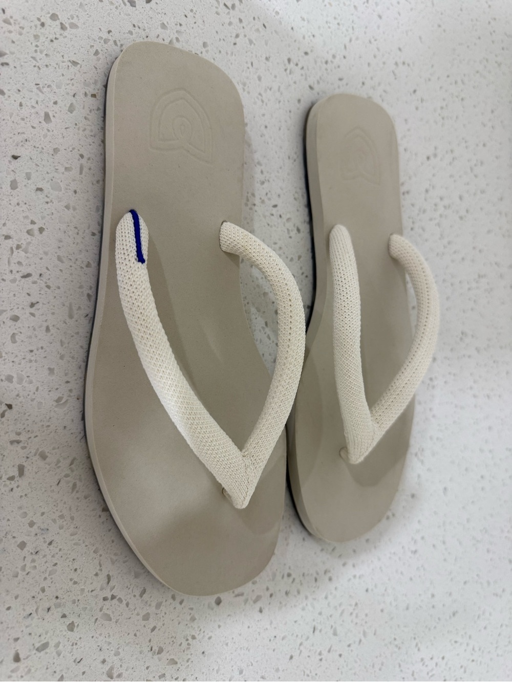 Rothy’s Flip Flops Sandals Women’s Size 7 Beige Ivory Knit Straps Washable
